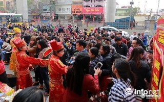 Có nên mua vàng ngày thần tài hay không