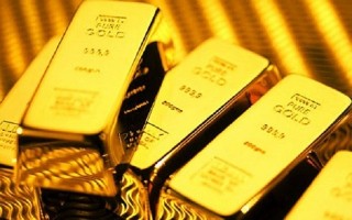 Giá vàng lao dốc theo đà giảm của giá vàng thế giới