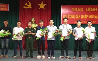 11 đảng viên tình nguyện nhập ngũ