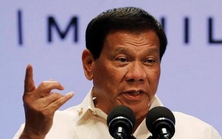 Tổng thống Duterte muốn được tăng lương