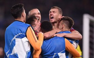 Dzeko lập đại công đưa AS Roma vào tứ kết