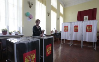 Cử tri Nga đi bỏ phiếu theo 11 múi giờ