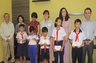 “Teach For Vietnam” trao học bổng cho học sinh Tây Ninh