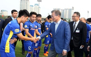 Tổng thống Hàn Quốc giao lưu với đội tuyển U23 Việt Nam
