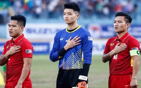Tiền vệ Đinh Thanh Trung mang băng đội trưởng ĐT Việt Nam
