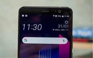 HTC U12+: Lâu rồi mới có thiết kế smartphone đẹp đến thế