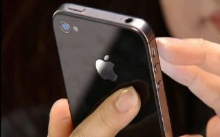 Apple bị kiện vì làm chậm iPhone