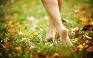 Đi bộ chân trần - Những lợi ích có thể bạn chưa biết
