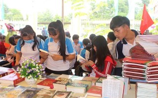 Triển lãm sách hưởng ứng Ngày sách Việt Nam
