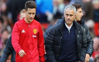 Mourinho tống khứ cầu thủ hay nhất MU mùa 2016/17