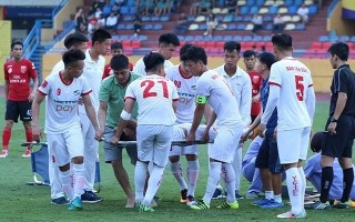 Cầu thủ đá gãy chân sao U20 Việt Nam, bị phạt nặng
