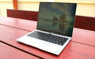 Laptop Trung Quốc đắt ngang ngửa MacBook Pro