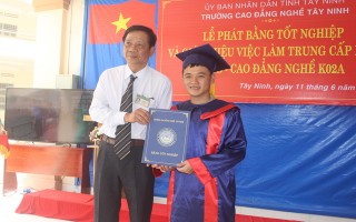 Trường Cao đẳng nghề Tây Ninh: Tổ chức lễ tốt nghiệp và giới thiệu việc làm cho học viên, sinh viên