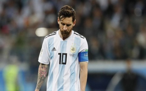 Argentina loại Messi để cứu lấy World Cup!