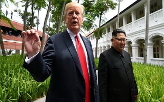 Ông Trump coi Kim Jong-un là “nhà đàm phám vĩ đại”