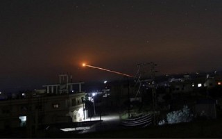 Israel nã tên lửa vào sân bay Syria
