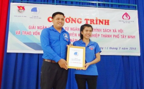 TP.Tây Ninh: Trao vốn khởi nghiệp cho thanh niên