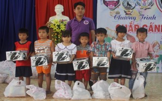 Chắp cánh ước mơ cho trẻ em Trường Đông