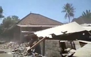 Đảo Lombok, Indonesia lại rung chuyển vì động đất