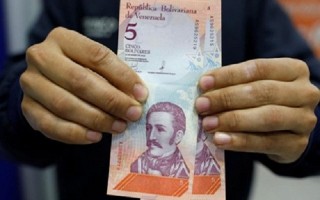 Venezuela tê liệt sau khi phát hành đồng tiền mới
