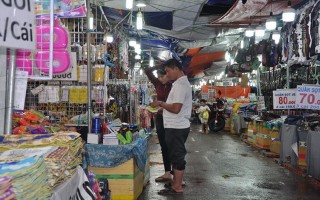 Khai mạc Phiên chợ hàng Việt về biên giới tại huyện Châu Thành