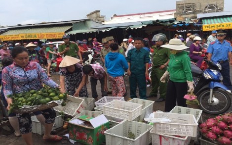 Hoà Thành: Ra quân chấn chỉnh tình trạng lấn chiếm lòng, lề đường, vỉa hè, làm nơi buôn bán, kinh doanh