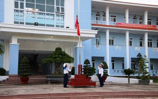 Trường Sa, DK1 treo cờ rủ để tang Chủ tịch nước Trần Đại Quang