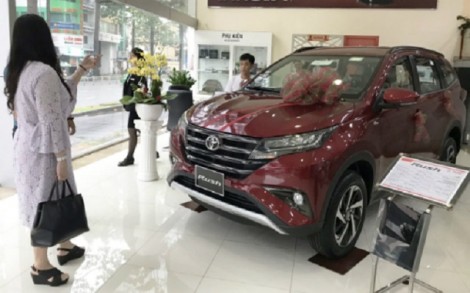 Khách mua Toyota Rush phải kèm phụ kiện tới 80 triệu