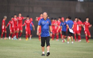 HLV Park Hang-seo: 'Tôi bị áp lực vì kỳ vọng lớn lao ở AFF Cup'