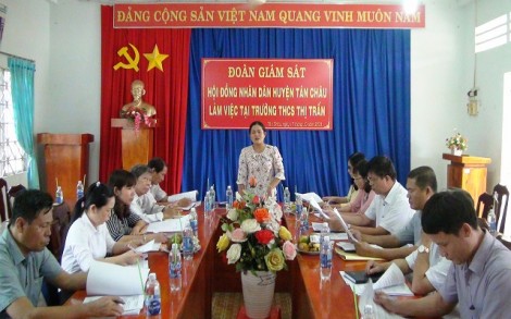 Tân Châu: Giám sát công tác thu-chi tại các trường học