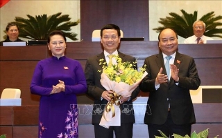 Ông Nguyễn Mạnh Hùng giữ chức vụ Bộ trưởng Bộ Thông tin và Truyền thông