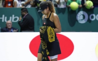 Naomi Osaka bỏ cuộc ở WTA Finals vì chấn thương