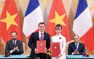 Hai Thủ tướng Việt Nam, Pháp chứng kiến ký hợp đồng mua máy bay Airbus