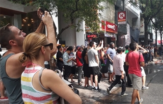 Cháy khách sạn 4 sao ở Sài Gòn, du khách chạy tán loạn