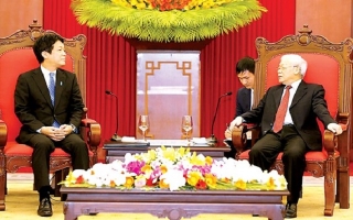 Tổng Bí thư, Chủ tịch nước Nguyễn Phú Trọng tiếp Đặc phái viên của Thủ tướng Nhật Bản