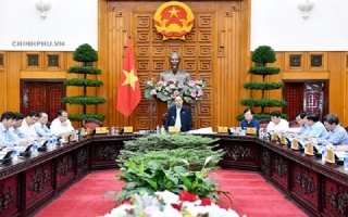 Thủ tướng chủ trì họp về tình hình sạt lở đất 13 tỉnh miền Trung