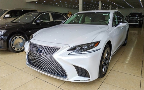 Lexus LS 500h bản 2019 đầu tiên về Việt Nam