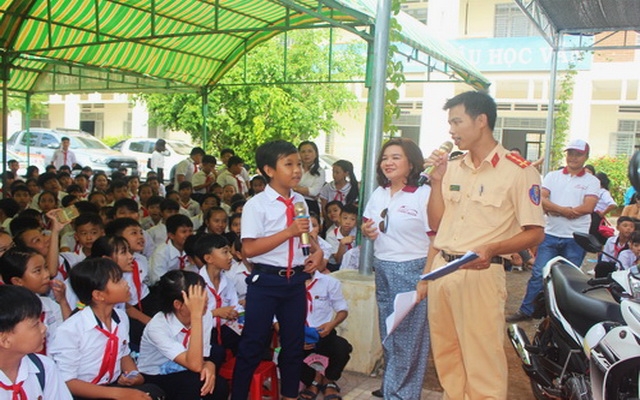 Doanh nghiệp đồng hành cùng An toàn giao thông học đường