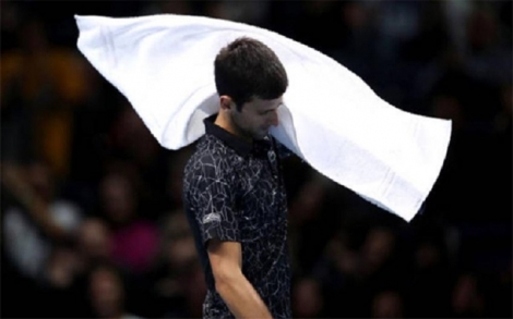 Djokovic đổ lỗi cho thể lực kém khi thua Zverev
