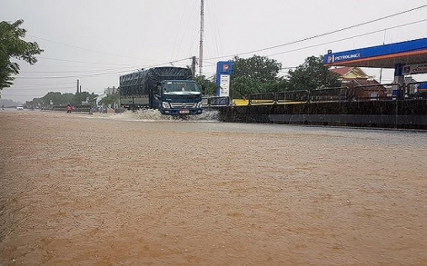 “Hậu bão số 9” vẫn gây mưa lớn trên diện rộng