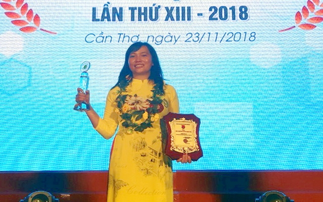 Chị Nguyễn Thị Lan vinh dự nhận Giải thưởng Lương Ðịnh Của