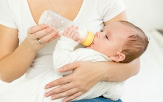 Vệ sinh bình sữa để bảo vệ sức khỏe của trẻ