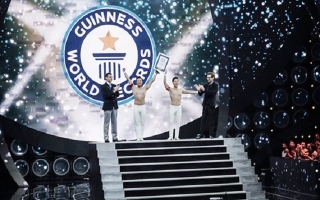 “Hoàng tử xiếc” Quốc Cơ - Quốc Nghiệp xác lập kỷ lục Guinness thế giới