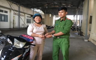 CA Hoà Thành: Trao trả xe bị mất trộm cho người dân
