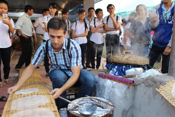 Hấp dẫn bánh tráng phơi sương Trảng Bàng