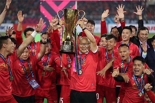 ĐT Việt Nam và ĐT Pháp nâng Cup Vàng nằm trong 7 sự kiện thể thao nổi bật năm 2018