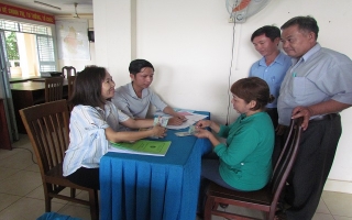 Xã Đôn Thuận: Trao vốn hỗ trợ hội viên nông dân
