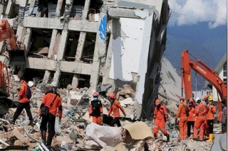 Động đất 6,1 Richter làm rung chuyển miền Đông Indonesia