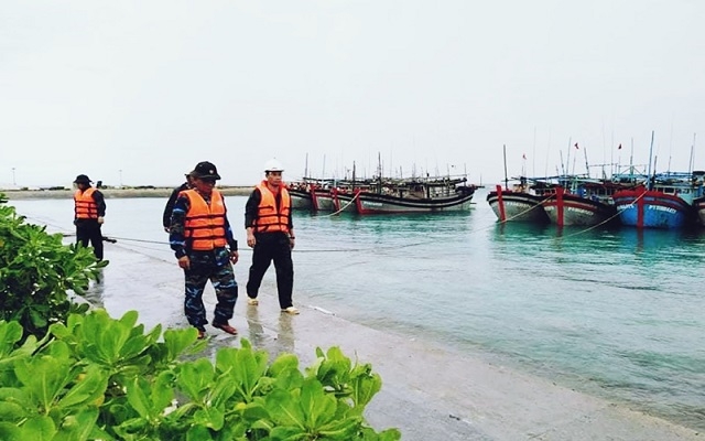 Hơn 100 tàu cá và gần 800 ngư dân vào Âu tàu đảo Sinh Tồn và Song Tử Tây tránh trú áp thấp nhiệt đới