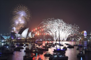 Thế giới bừng sáng với những màn pháo hoa rực rỡ chào đón năm mới 2019